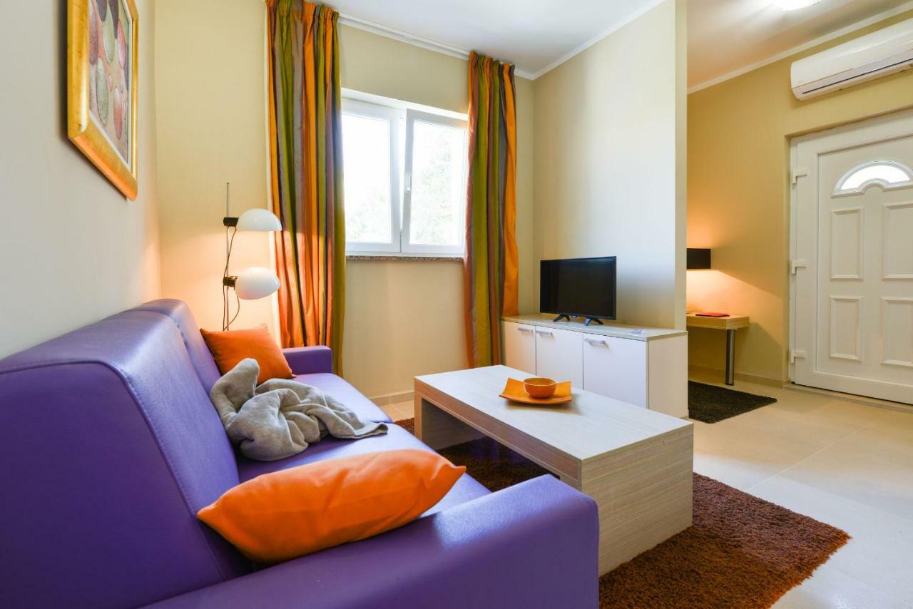 Cecilia Apartments ルン エクステリア 写真