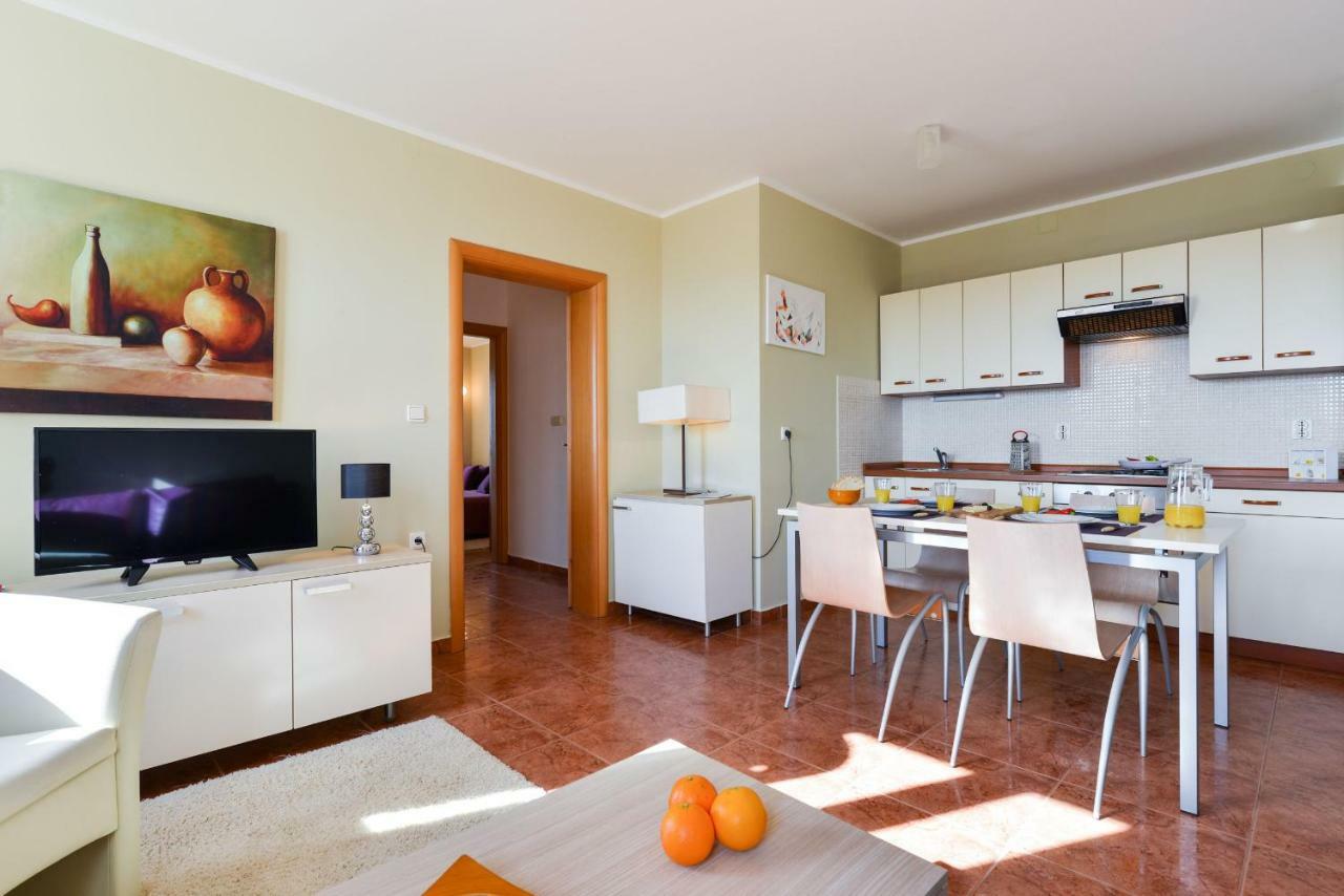Cecilia Apartments ルン エクステリア 写真